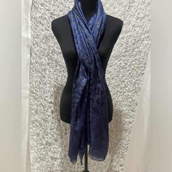 KASHKHA BLUE METALLIC PAISLEY AND LEOPARD PRINT SCARF 70”X 27” - Picture 4 of 6